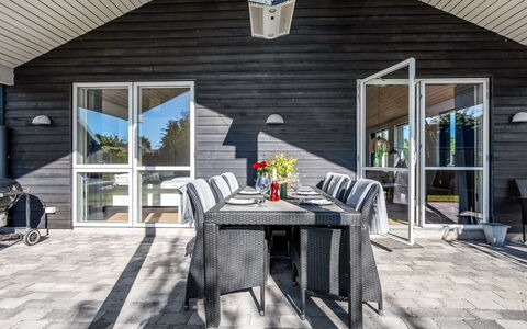 Shania - 300M from the Sea: Grass, Grassland, Land Lot, Cottage, Rural Area, Meadow, Garden Buildings, Garden, Shed