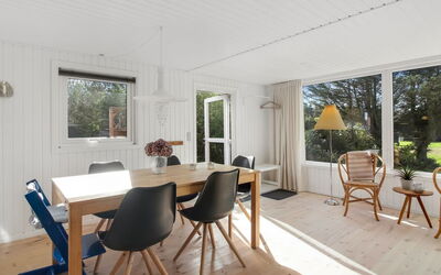 Reeta - 450M from the Sea