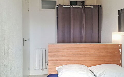 La Croisette: Wall, Bedroom, Bed, Interior Design, Furniture, Wood, Bed Sheet, Floor, Bedding, Textile