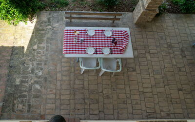 Accommodation:&nbsp;Grappolo Rosso 648.3