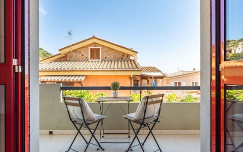 Appartamento Sala: Sea, Coast, Beach, Ocean, Shade, Balcony, Plank, Outdoor Furniture