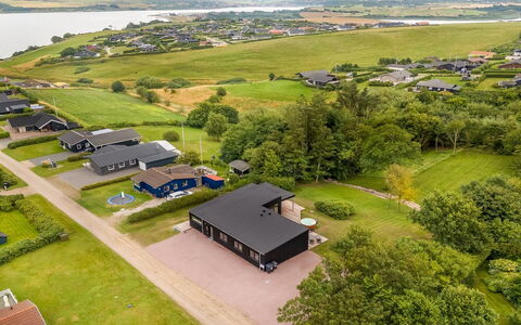 Stjerne - 300M to the Fjord: Mountain Range, Valley, Mountain Village, Resort Town