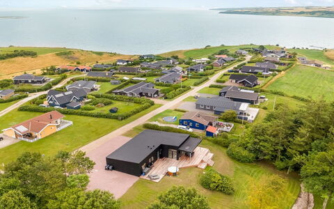 Stjerne - 300M to the Fjord: Sea, Coastal And Oceanic Landforms, Coast, Ocean, Estate, Bay, Sound, Tropics