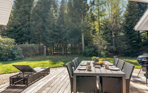 Atti - 500M to the Fjord: Estate, Shade, Driveway, Farmhouse