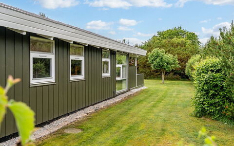 Windelgard - from the Sea: Groundcover, Garden, Lawn, Backyard, Garden Buildings, Yard, Siding, Shade, Shed, Landscaping