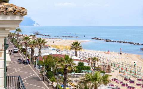 La Terrazza Sul Conero: Coast, Sea, Beach, Coastal And Oceanic Landforms, Ocean, Vacation, Shore, Tropics, Caribbean