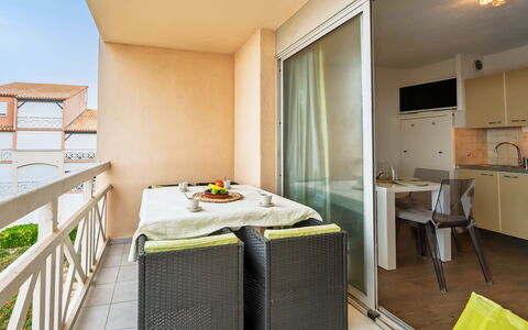 Les Hauts D'Azur: Interior Design, Apartment, Ceiling, Chair, Balcony