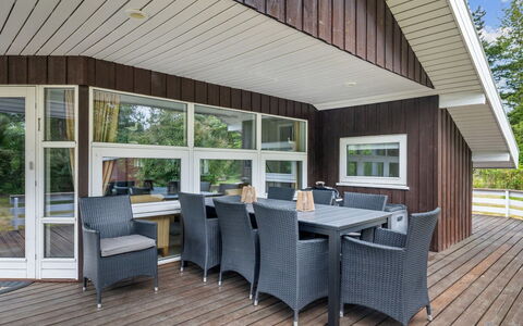 Hennrik - 240M from the Sea: Grass, Grassland, Land Lot, Cottage, Rural Area, Meadow, Garden Buildings, Garden, Shed