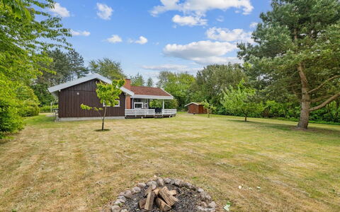 Hennrik - 240M from the Sea: Grass, Grassland, Land Lot, Cottage, Rural Area, Meadow, Garden Buildings, Garden, Shed
