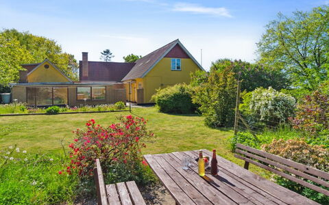 Agny - 2.2Km from the Sea: Grass, House, Shrub, Cottage, Home, Land Lot, Rural Area, Roof, Garden