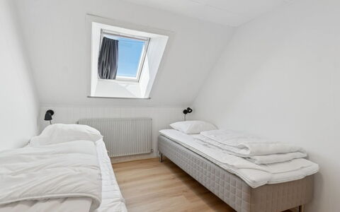 Agny - 2.2Km from the Sea: Bedroom, Bed, Wood, Floor, Bedding, Bed Sheet, Flooring, Interior Design, Linens, Bed Frame