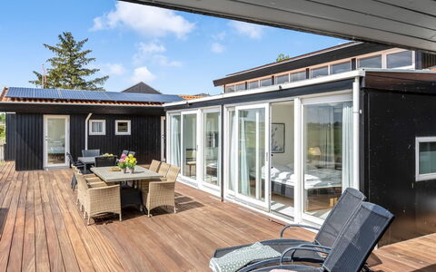 Xaverius - 30M from the Sea: Roof, House, Home, Cottage, Door, Siding, Deck, Porch, Plank, Hardwood