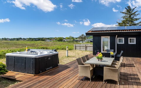Xaverius - 30M from the Sea: Roof, House, Home, Cottage, Door, Siding, Deck, Porch, Plank, Hardwood