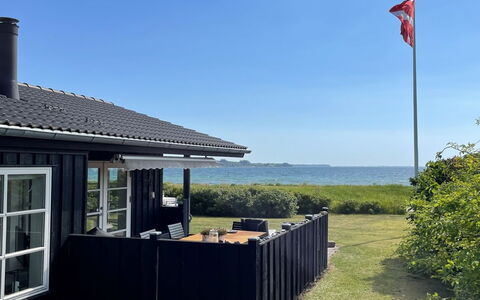 Withger - 20M from the Sea: House, Home, Roof, Residential Area, Cottage, Estate, Farmhouse, Lawn, Landscaping, Siding