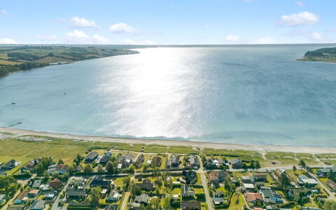 Withger - 20M from the Sea: House, Home, Roof, Residential Area, Cottage, Estate, Farmhouse, Lawn, Landscaping, Siding