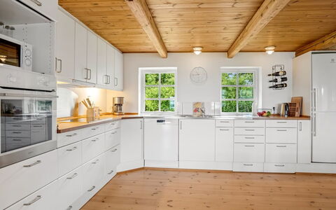 Åsta - 400M to the Fjord: Kitchen, Flooring, Wood, Countertop, Interior Design, Kitchen Appliance, Cabinetry, Wood Flooring, Floor, Ceiling