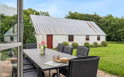 Åsta - 400M to the Fjord: Grass, Home, Shrub, Cottage, Roof, Land Lot, Garden, Furniture, Shade, Farmhouse