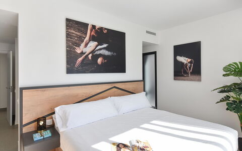 Las Yucas 2: Furniture, Interior Design, Bed, Bedroom, Linens, Bed Sheet, Bed Frame, Comfort, Bedding, Pillow