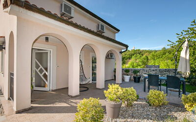 Accommodation:&nbsp;Mihaela 505.2
