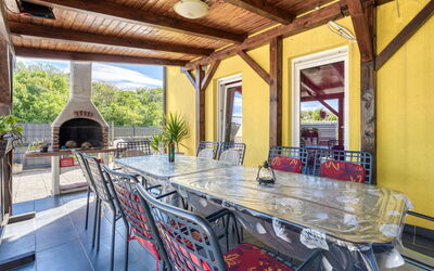 Accommodation:&nbsp;Radmila 1 251.1