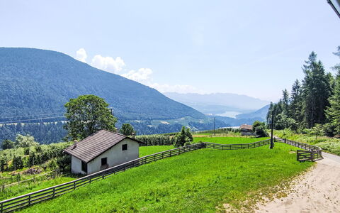 Valle di Non 652: Mountainous Landforms, Mountain, Hill, Natural Landscape, Mountain Range, Highland, Landscape, Hill Station, Rural Area