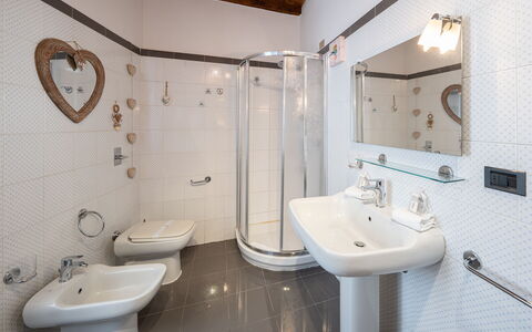Dafne Suite: Interior Design, Plumbing Fixture, Flooring, Bathroom, Floor, Tap, Sink, Plumbing, Room, Furniture