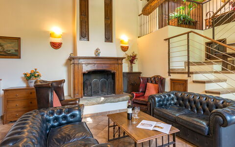 Antica Villa Della Lana: Furniture, Interior Design, Wood, Flooring, Ceiling, Lighting, Floor, Room, Couch, Living Room