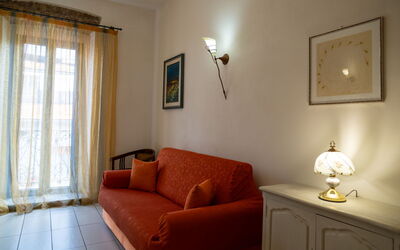 Accommodation:&nbsp;Orange 649.1