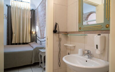 Accommodation:&nbsp;Green 649.2