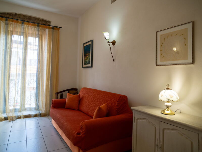 Accommodation:&nbsp;Orange 649.1
