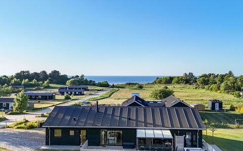 Finulf - 300M from the Sea: Estate, Shade, Driveway, Farmhouse