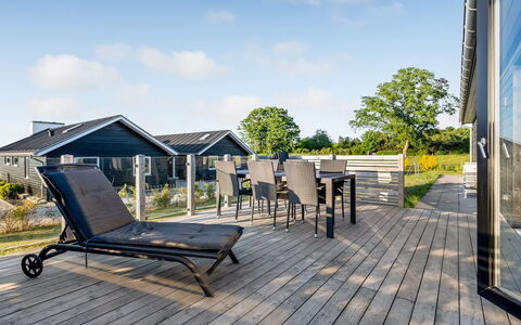 Finulf - 300M from the Sea: Estate, Shade, Driveway, Farmhouse