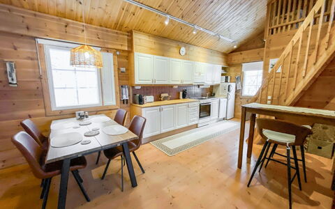 Jerisrannantie 7: Wood, Ceiling, Home, Interior Design, Floor, Flooring, Room, Cottage, Hardwood, Wood Flooring