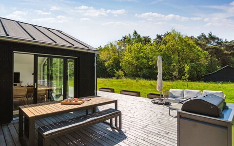 Tove - 350M from the Sea: Wood, Furniture, Apartment, Room, Ceiling, Wood Stain, Chair, Hardwood, Varnish, Lumber