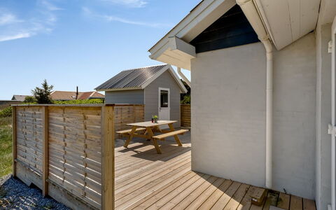 Ava - 350M from the Sea: Wood, Flooring, Interior Design, Floor, Furniture, Wood Flooring, Room, Ceiling, Wood Stain, Hardwood