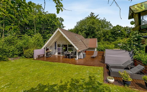Ejvind - 30Km from the Sea: Estate, Shade, Driveway, Farmhouse