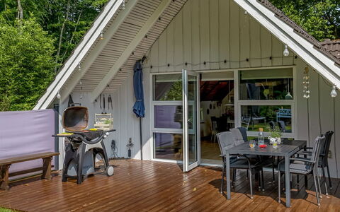 Ejvind - 30Km from the Sea: Estate, Shade, Driveway, Farmhouse
