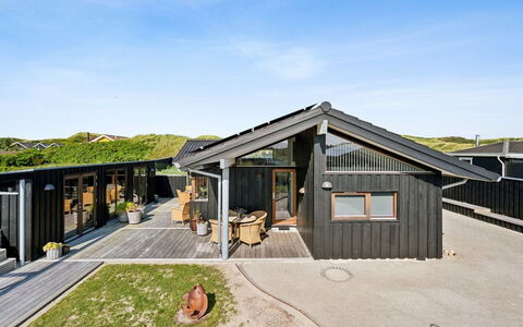 Sinika - 100M from the Sea