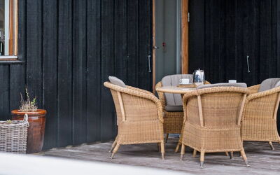 Sinika - 100M from the Sea