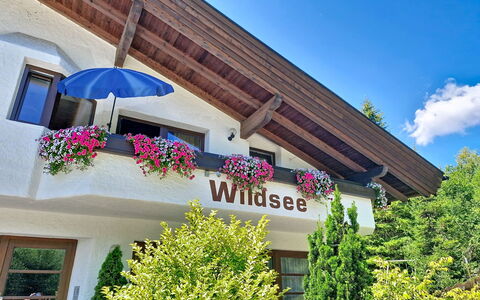 Waldblick: Shrub, House, Home, Cottage, Driveway, Estate, Garden, Landscaping, Hacienda
