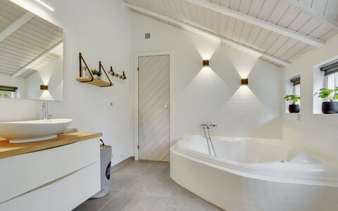 Rietrikki - 2.4Km from the Sea: Plumbing Fixture, Interior Design, Flooring, Ceiling, Bathroom, Floor, Plumbing, Tap, Bathtub, Home