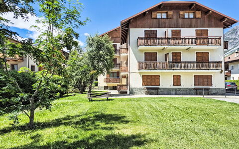 Bormio 16: Balcony, Villa
