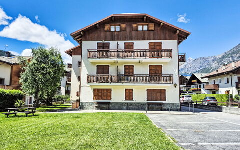 Bormio 16: Balcony, Villa