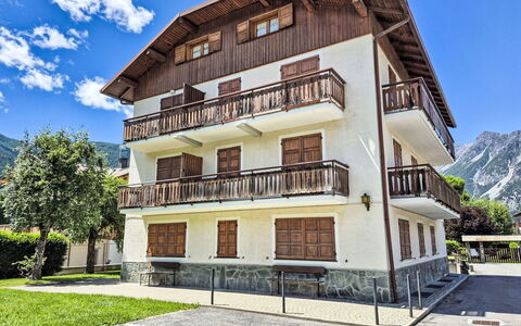 Bormio 16: Balcony, Villa