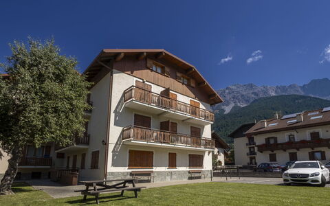 Bormio 16: Hill, Mountain Range, Home, Hill Station, Valley, Balcony, Alps, Ridge, Mountain Village, Village