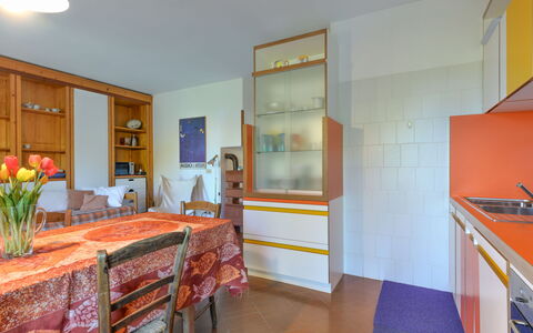 L'Aietta di Maciarello: Flooring, Interior Design, Wood, Ceiling, Floor, Room, Furniture, Kitchen, Cabinetry, Apartment