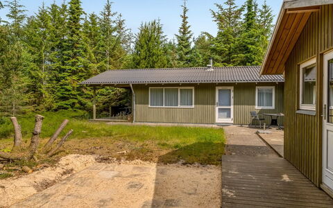 Edle - from the Sea: Grass, Grassland, Land Lot, Cottage, Rural Area, Meadow, Garden Buildings, Garden, Shed