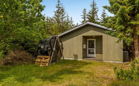 Edle - from the Sea: Grass, Grassland, Land Lot, Cottage, Rural Area, Meadow, Garden Buildings, Garden, Shed