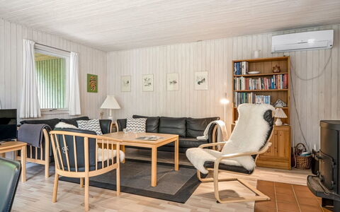 Edle - from the Sea: Grass, Grassland, Land Lot, Cottage, Rural Area, Meadow, Garden Buildings, Garden, Shed