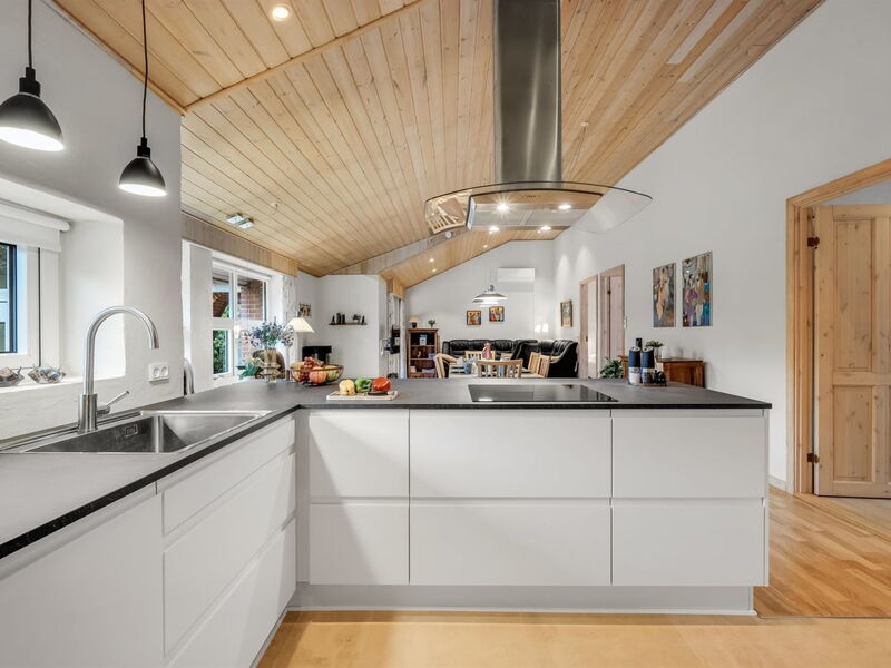 guse - 1.5km From The Sea